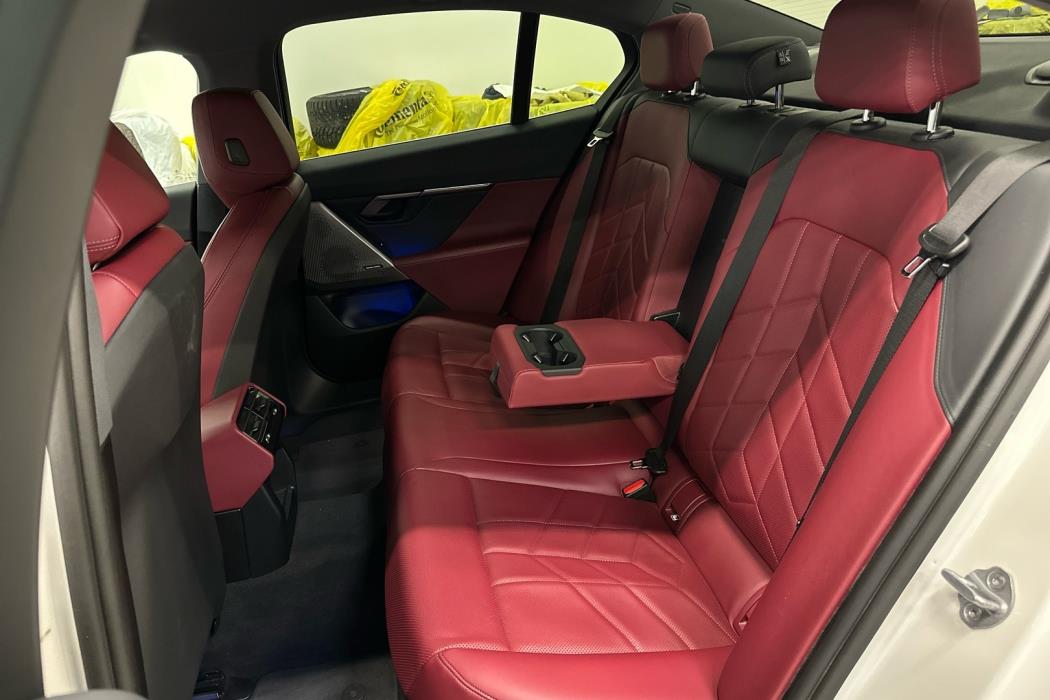 BMW i5 2024