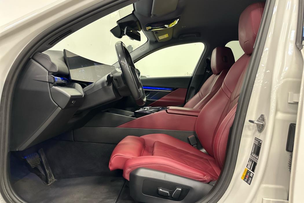 BMW i5 2024