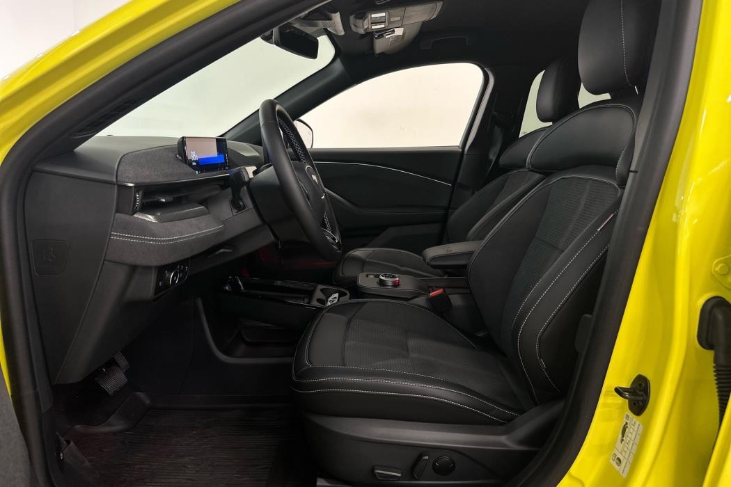 FORD Mustang Mach-E 2025