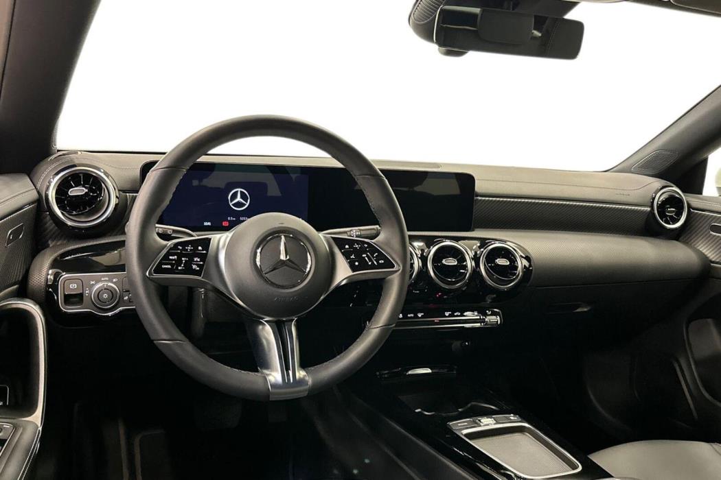 MERCEDES-BENZ CLA 2025