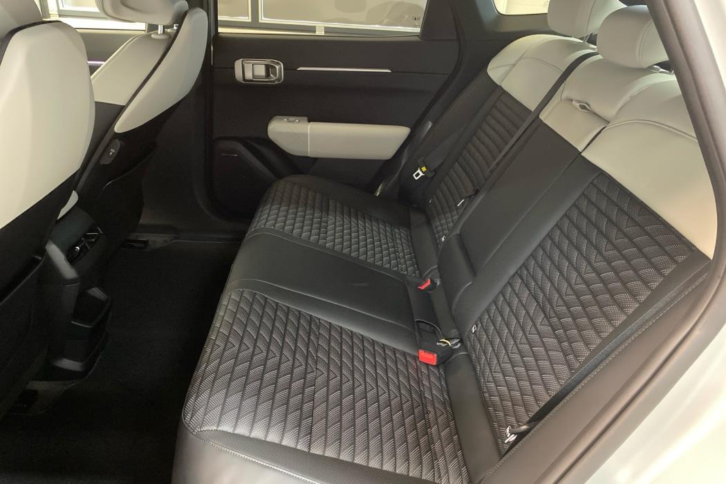 KIA EV4 2026