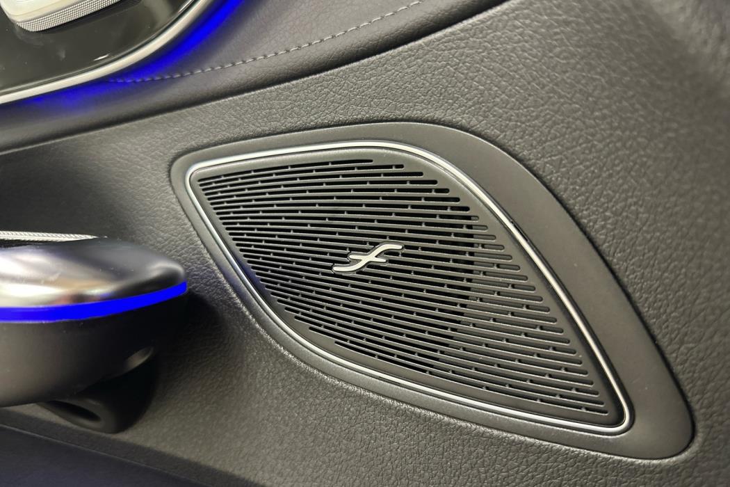 MERCEDES-BENZ EQE 2025