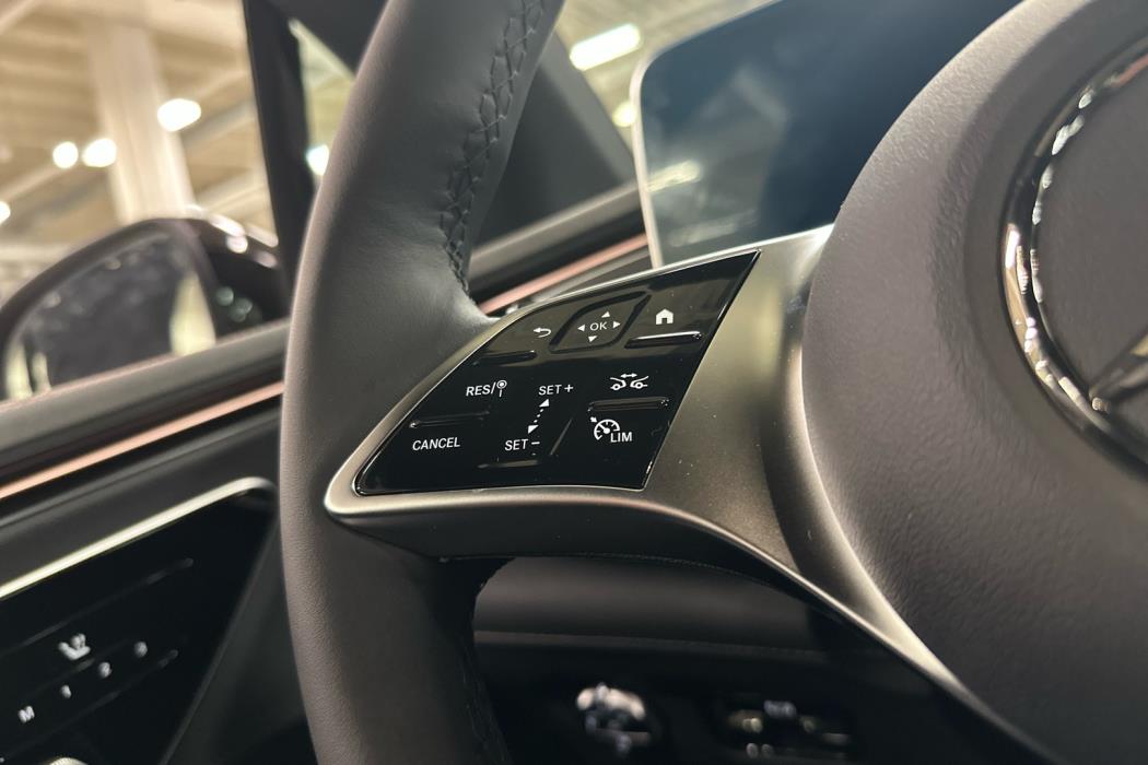 MERCEDES-BENZ EQE 2025