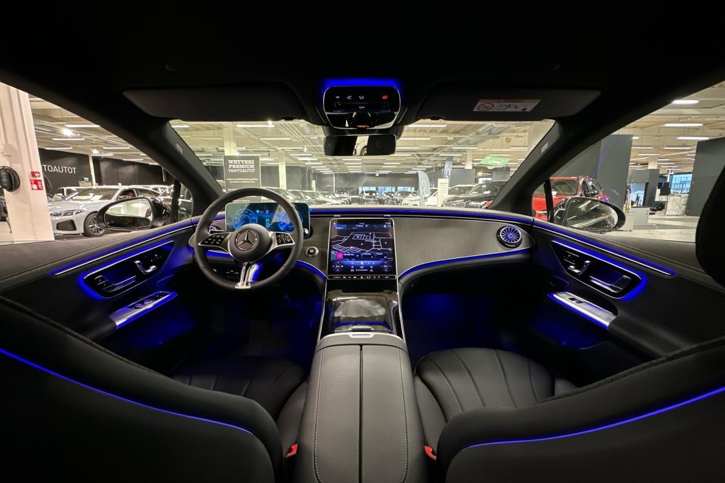 MERCEDES-BENZ EQE 2025