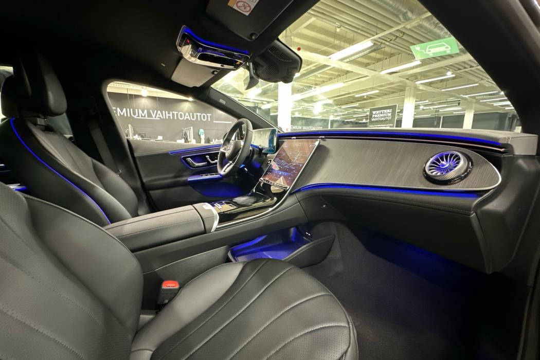 MERCEDES-BENZ EQE 2025