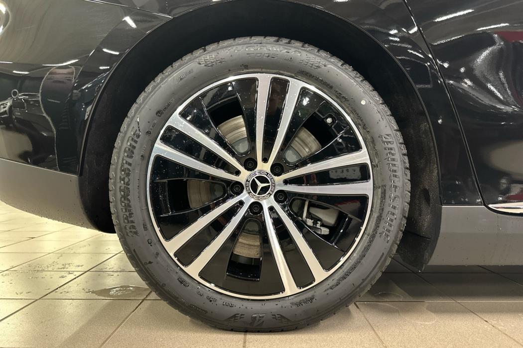 MERCEDES-BENZ EQE 2025