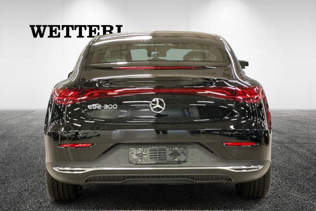 MERCEDES-BENZ EQE 2025