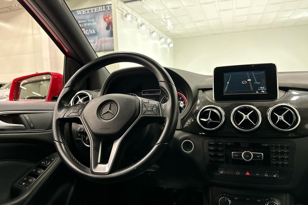 MERCEDES-BENZ B 2013