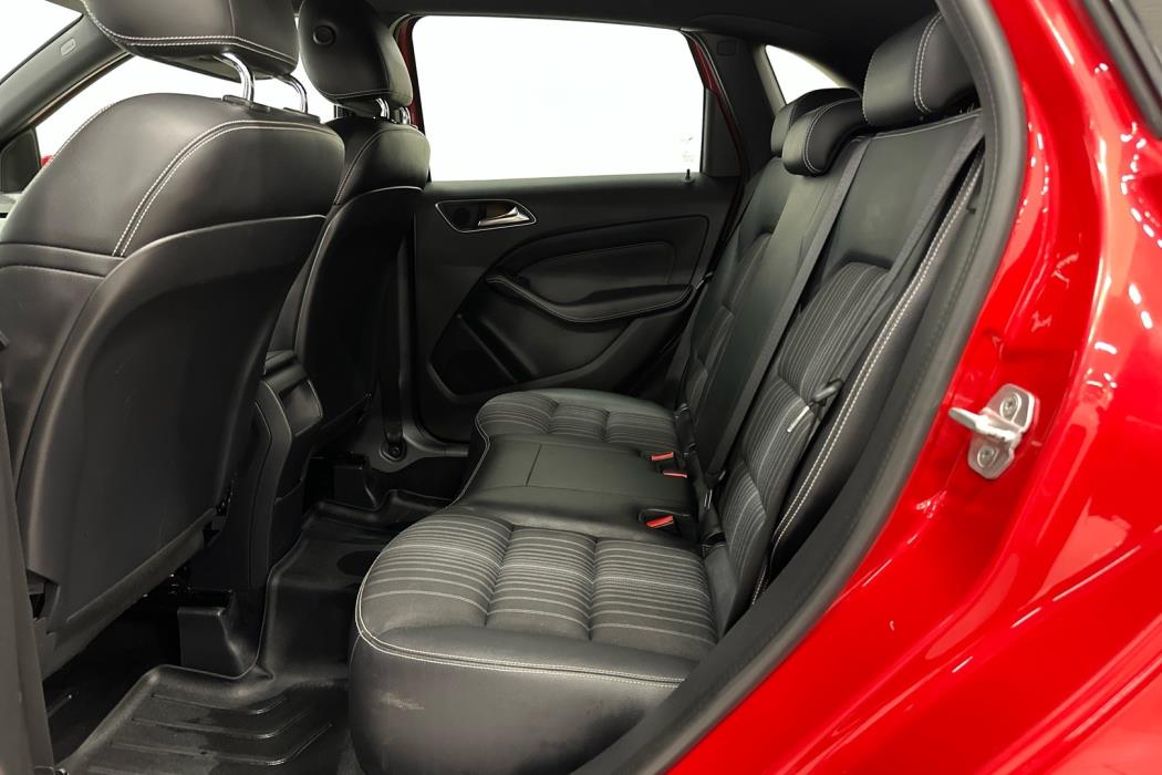 MERCEDES-BENZ B 2013