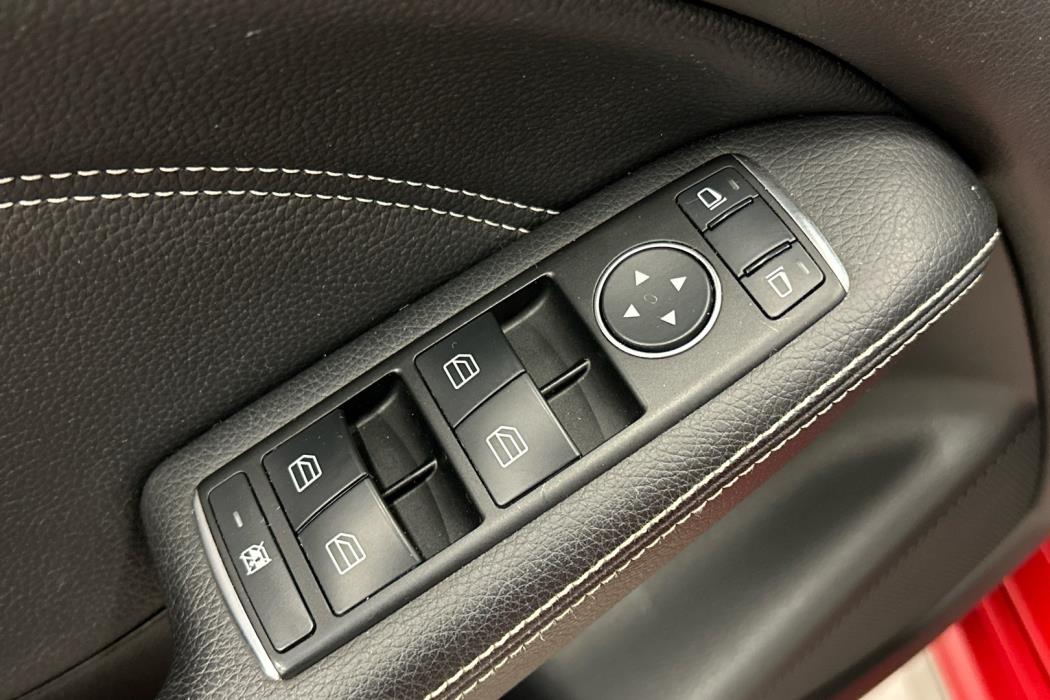 MERCEDES-BENZ B 2013