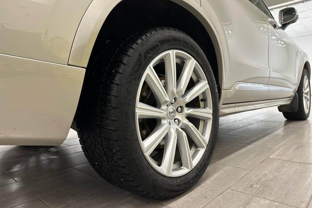 VOLVO XC90 2019