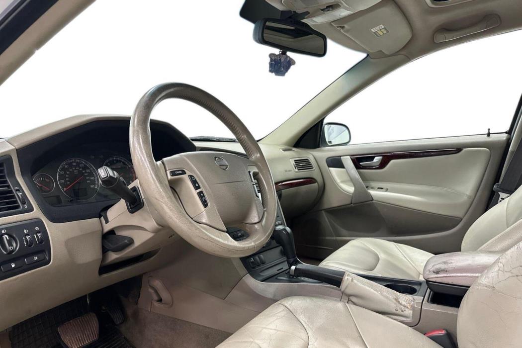 VOLVO V70 2003