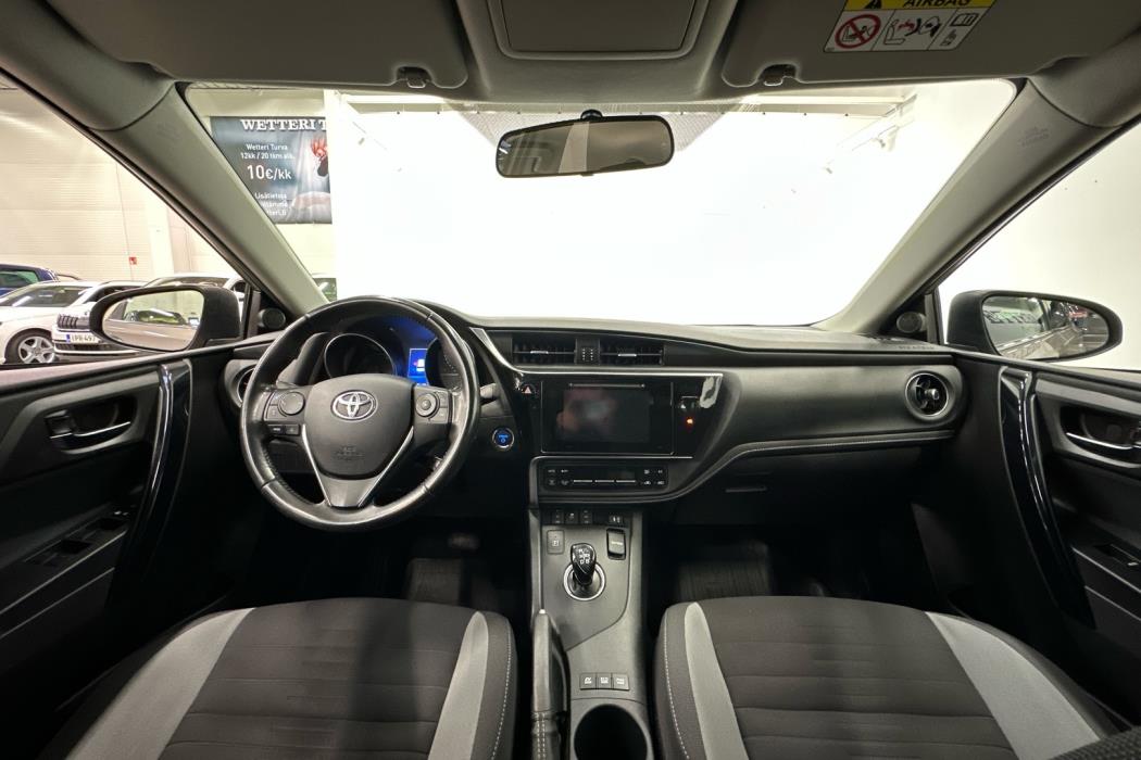 TOYOTA Auris 2016