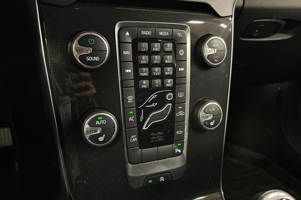 VOLVO V40 2017