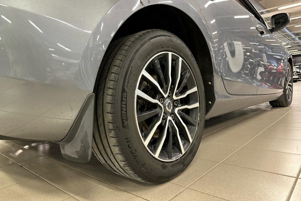 VOLVO V40 2017