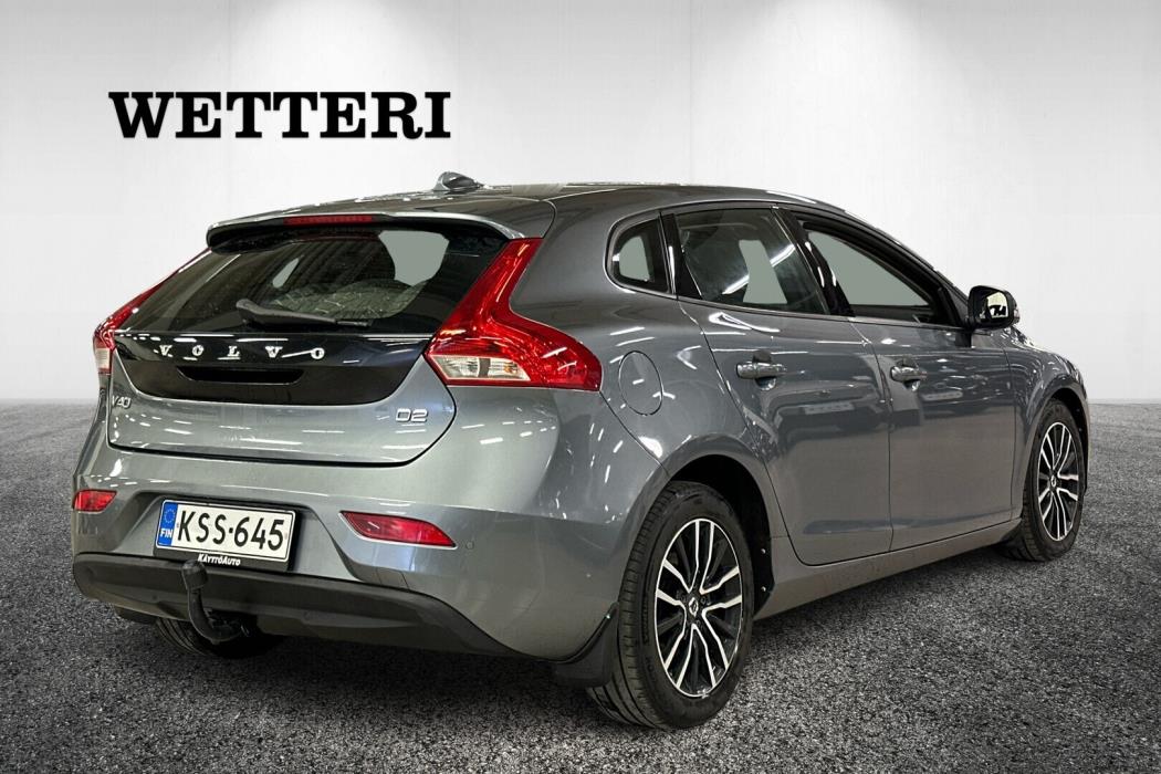 VOLVO V40 2017