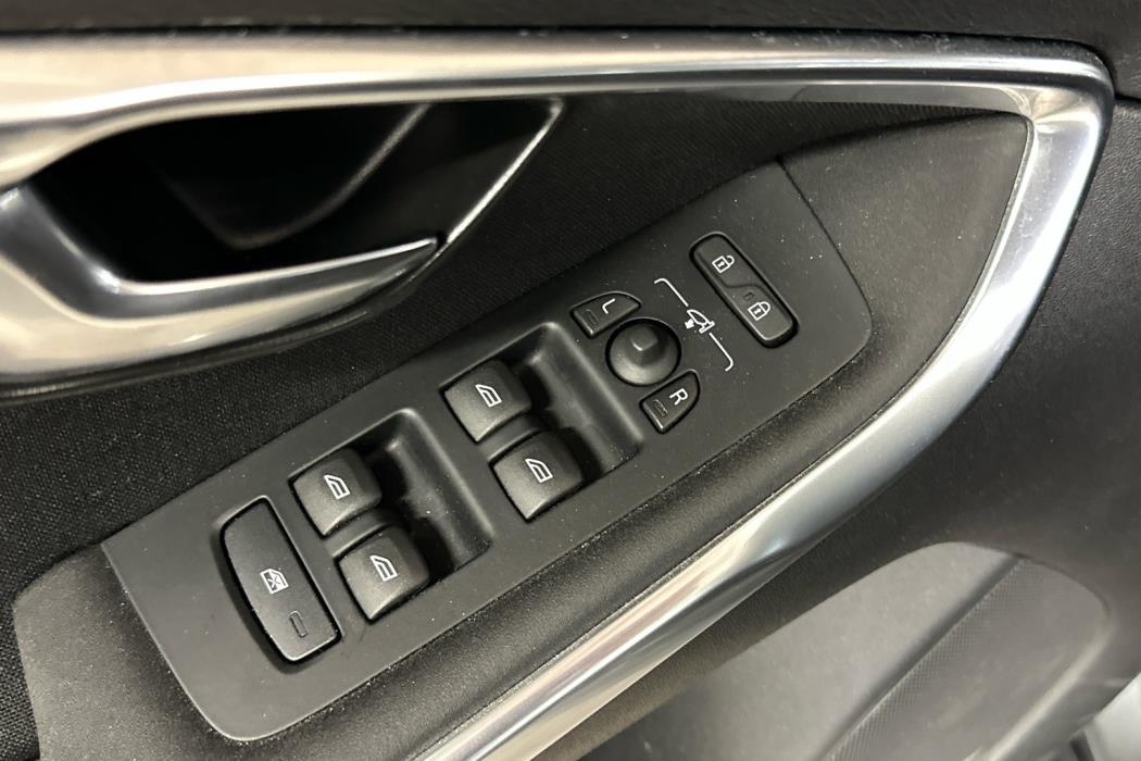 VOLVO V40 2017