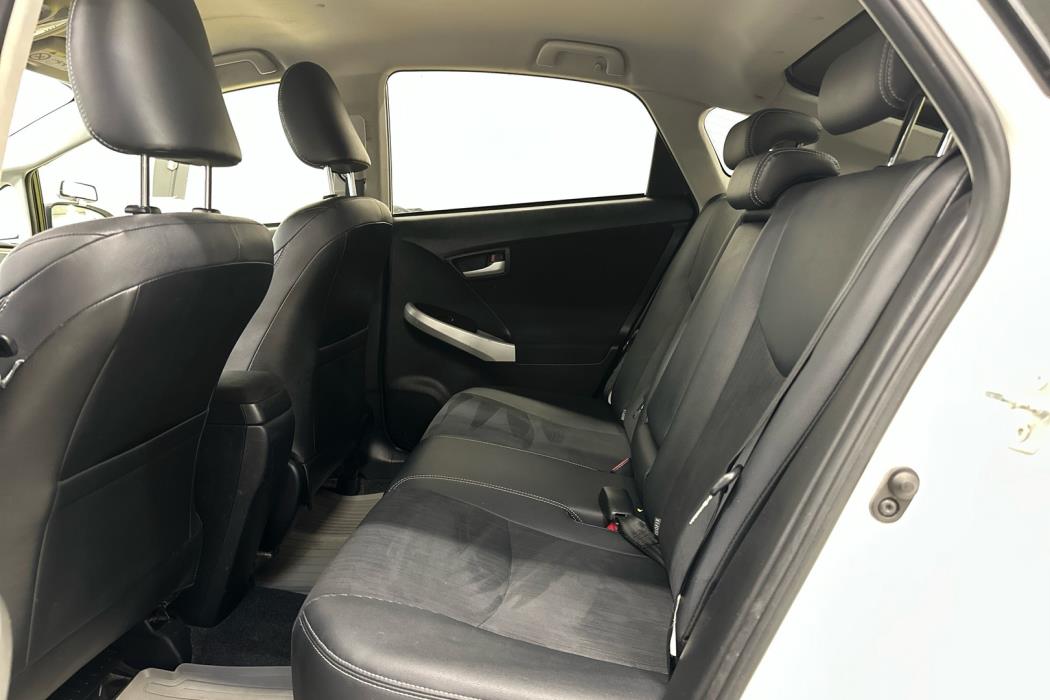 TOYOTA Prius Plug-in 2015