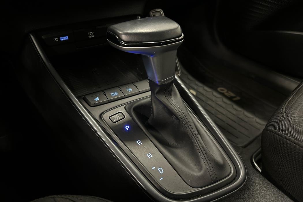 HYUNDAI i20 Hatchback 2021