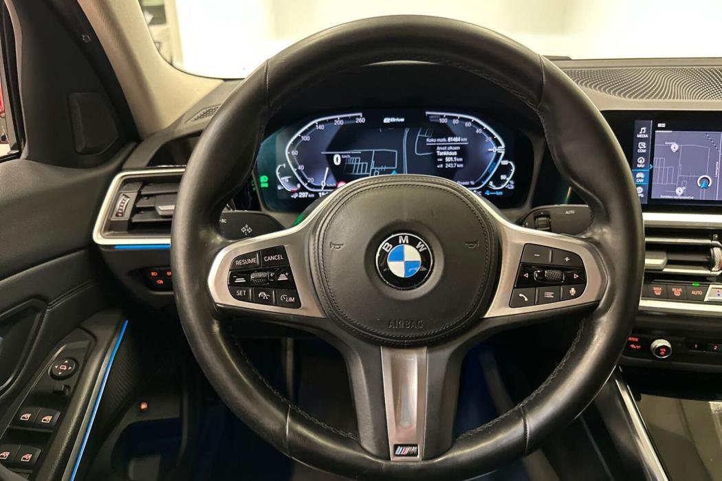 BMW 330 2021