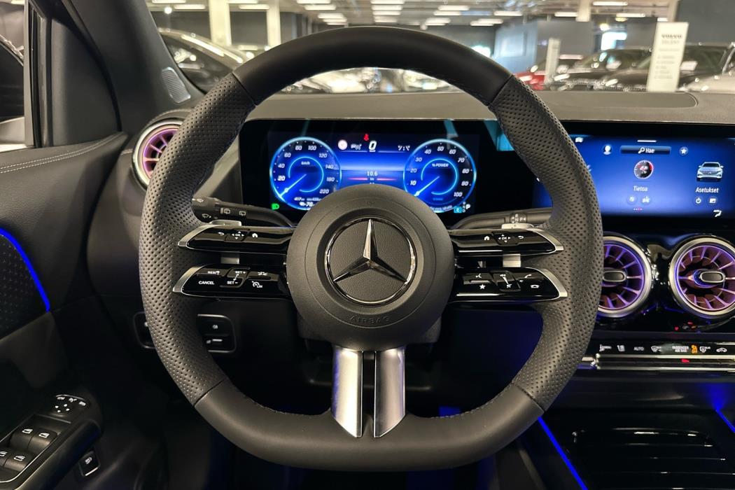 MERCEDES-BENZ EQA 2025