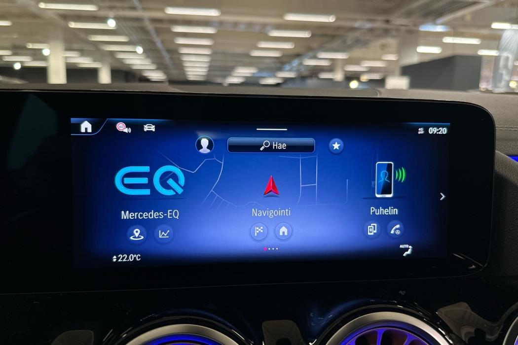 MERCEDES-BENZ EQA 2025