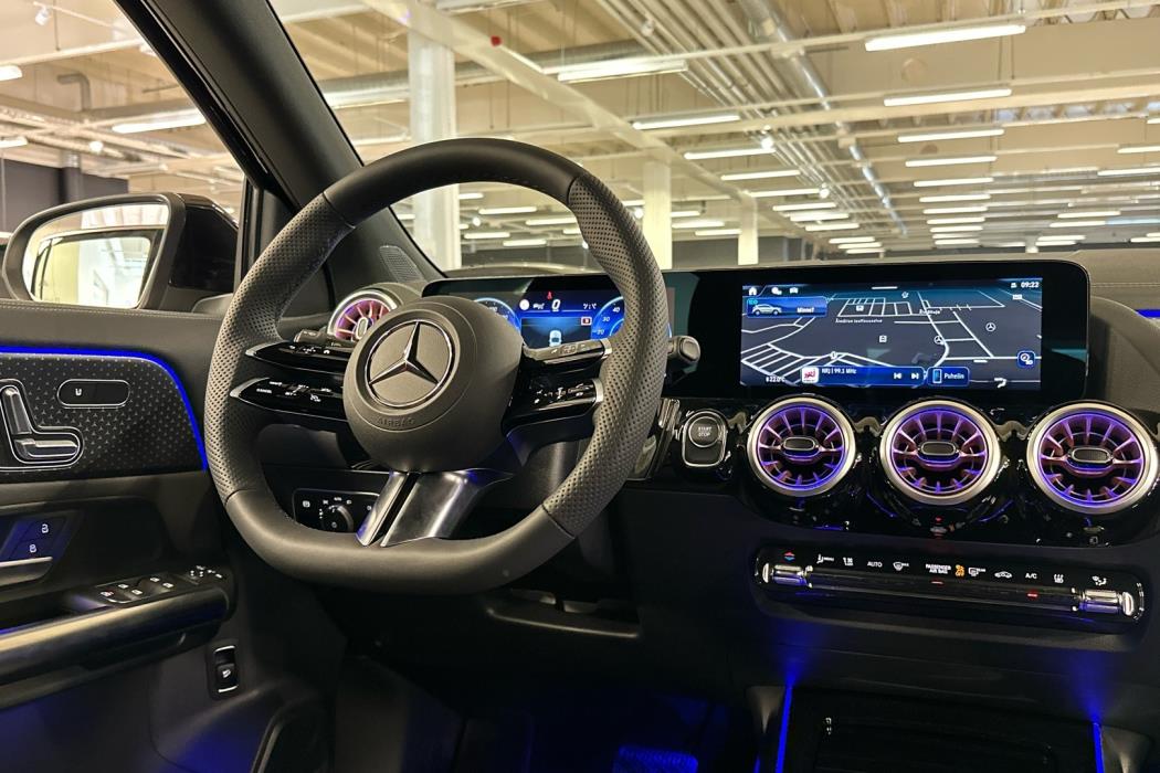 MERCEDES-BENZ EQA 2025