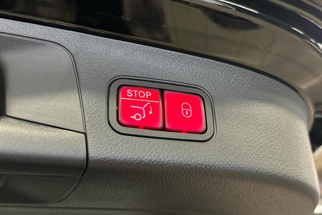 MERCEDES-BENZ EQA 2025
