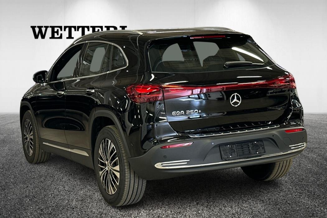 MERCEDES-BENZ EQA 2025