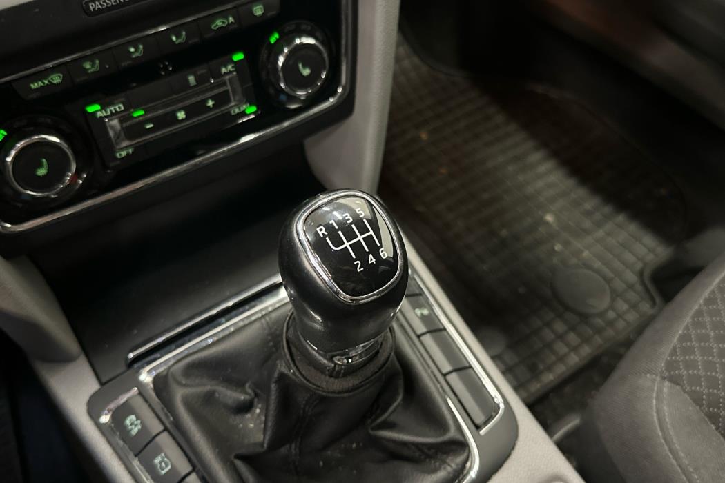 SKODA Superb 2014