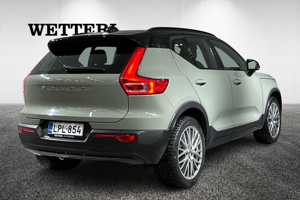 VOLVO XC40 2021