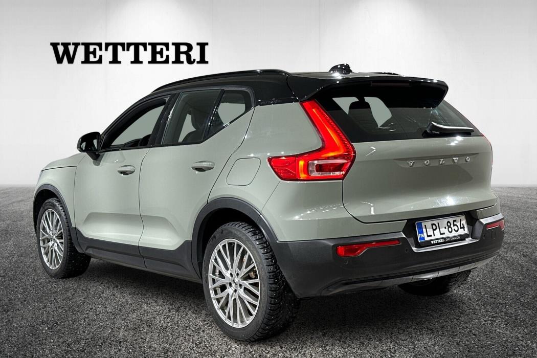 VOLVO XC40 2021