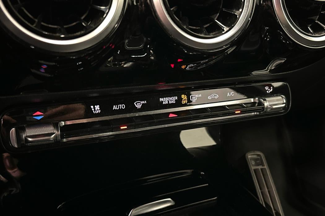 MERCEDES-BENZ A 2019
