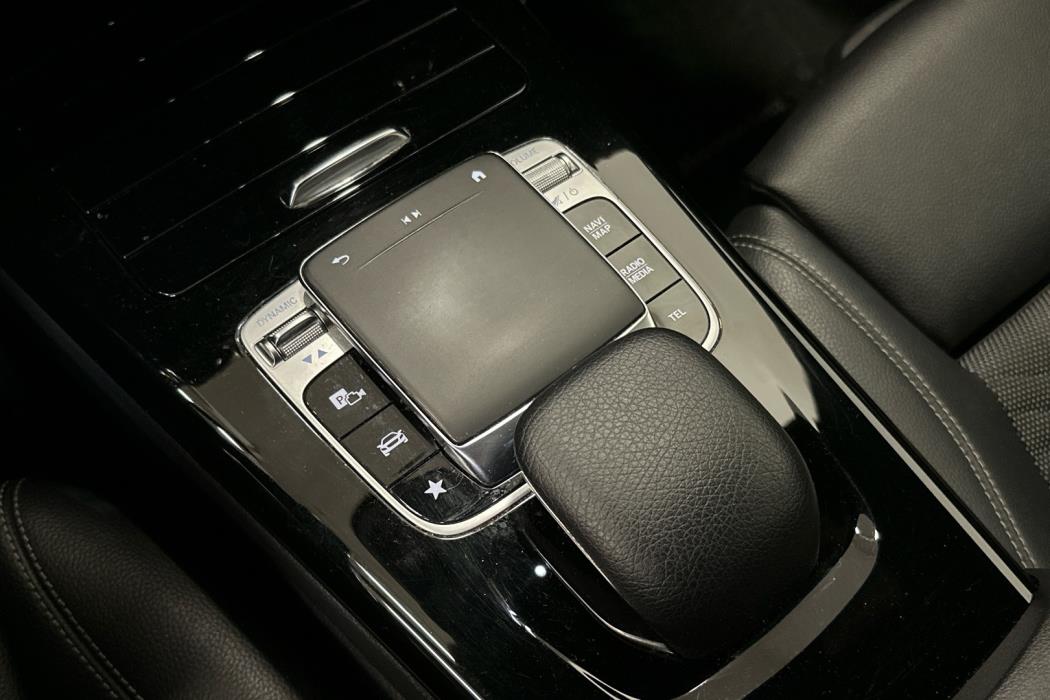 MERCEDES-BENZ A 2019