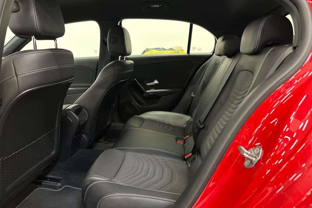 MERCEDES-BENZ A 2019