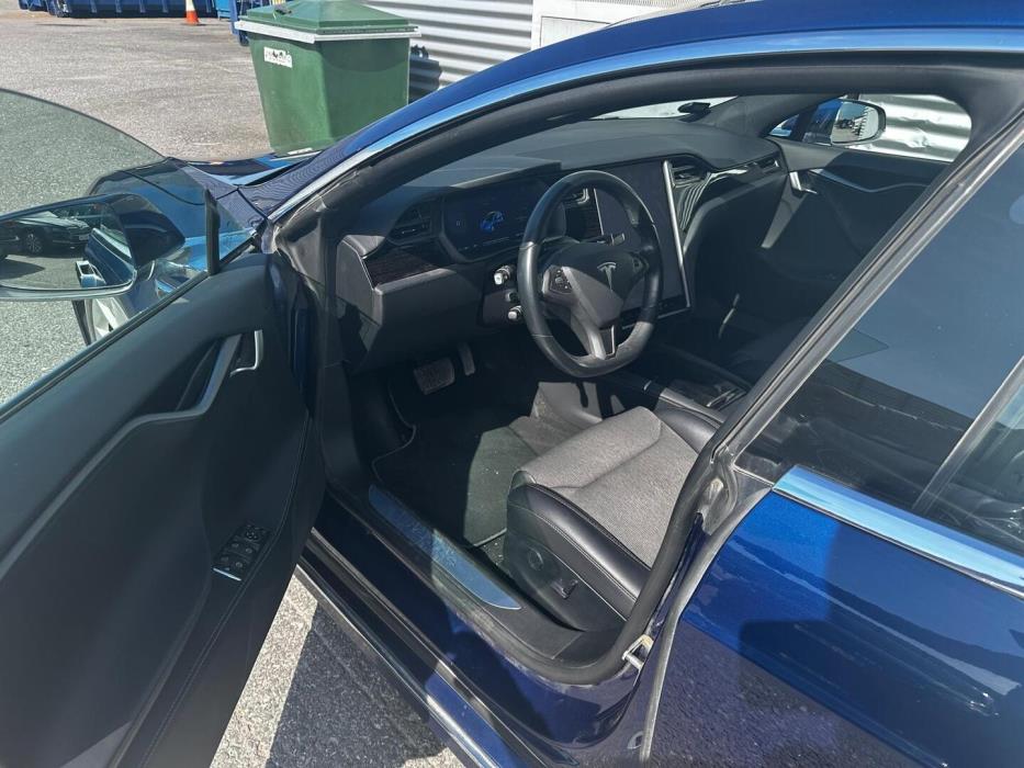 TESLA Model S 2018