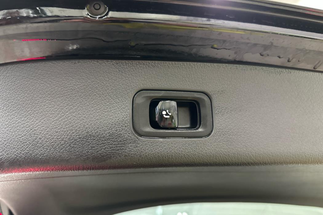 MERCEDES-BENZ GLC 2024