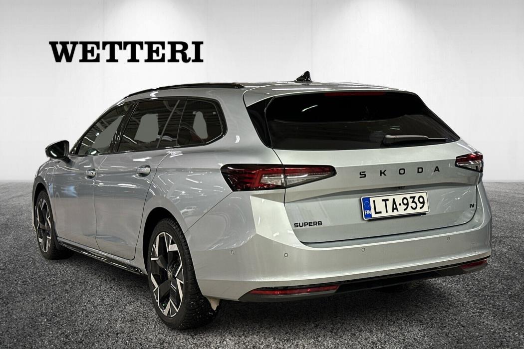 SKODA Superb 2025