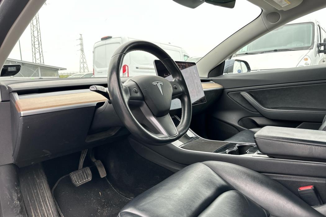 TESLA Model 3 2019