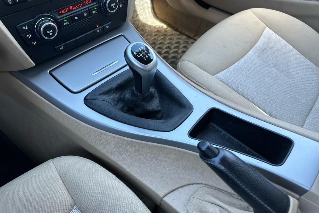 BMW 320 2008