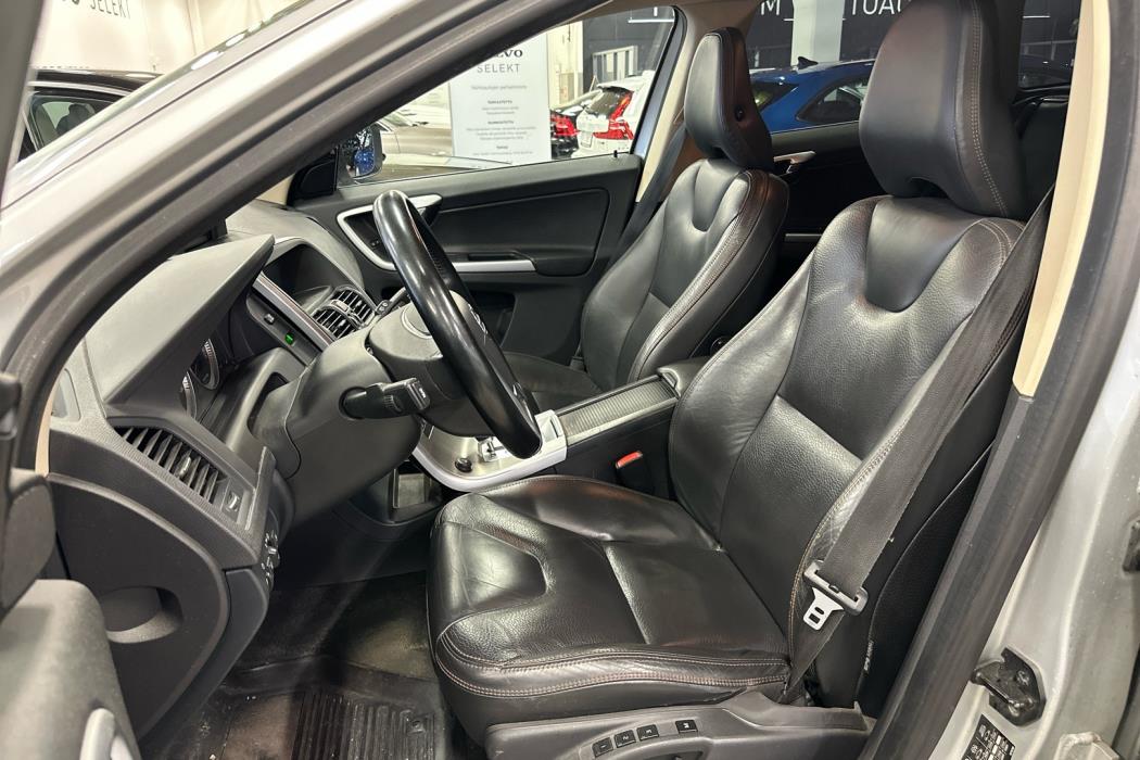 VOLVO XC60 2010