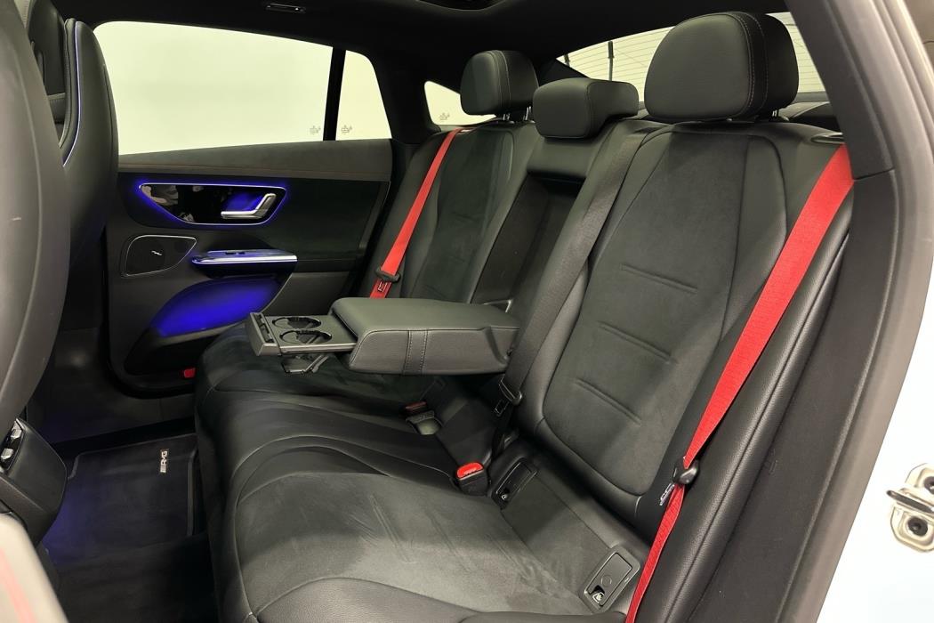 MERCEDES-BENZ EQE 2023