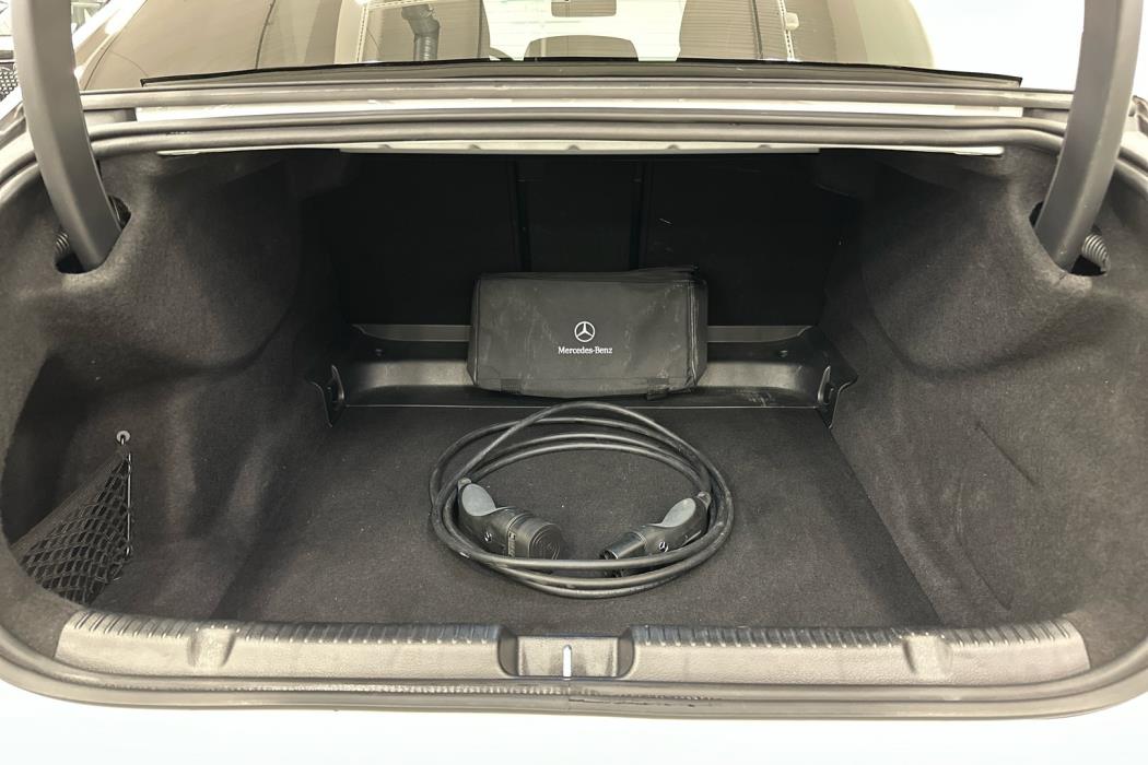 MERCEDES-BENZ EQE 2023