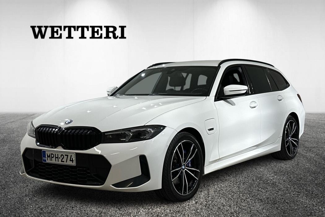 BMW 330 2023