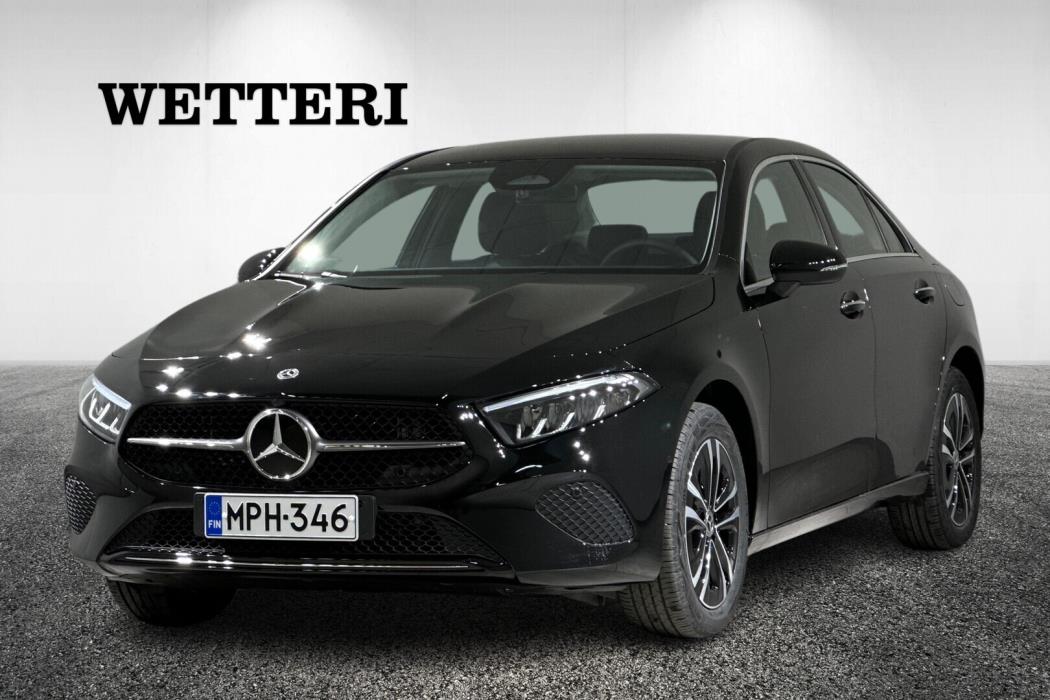 MERCEDES-BENZ A 2023