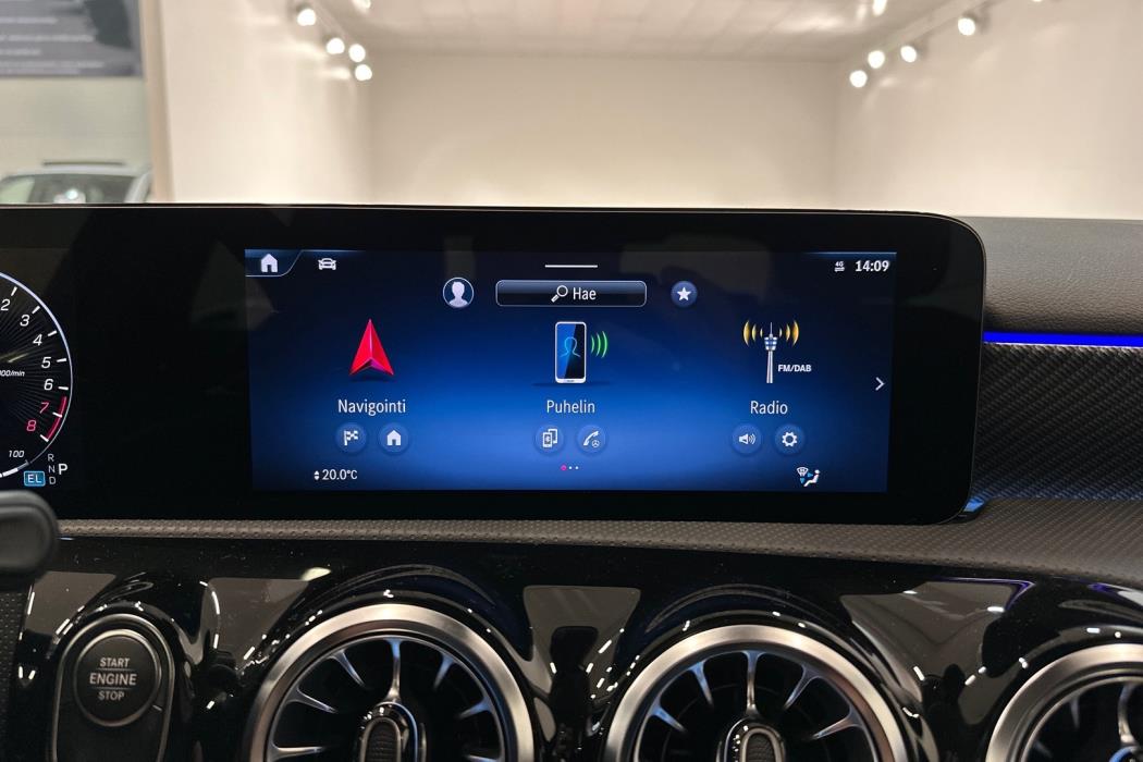 MERCEDES-BENZ A 2023