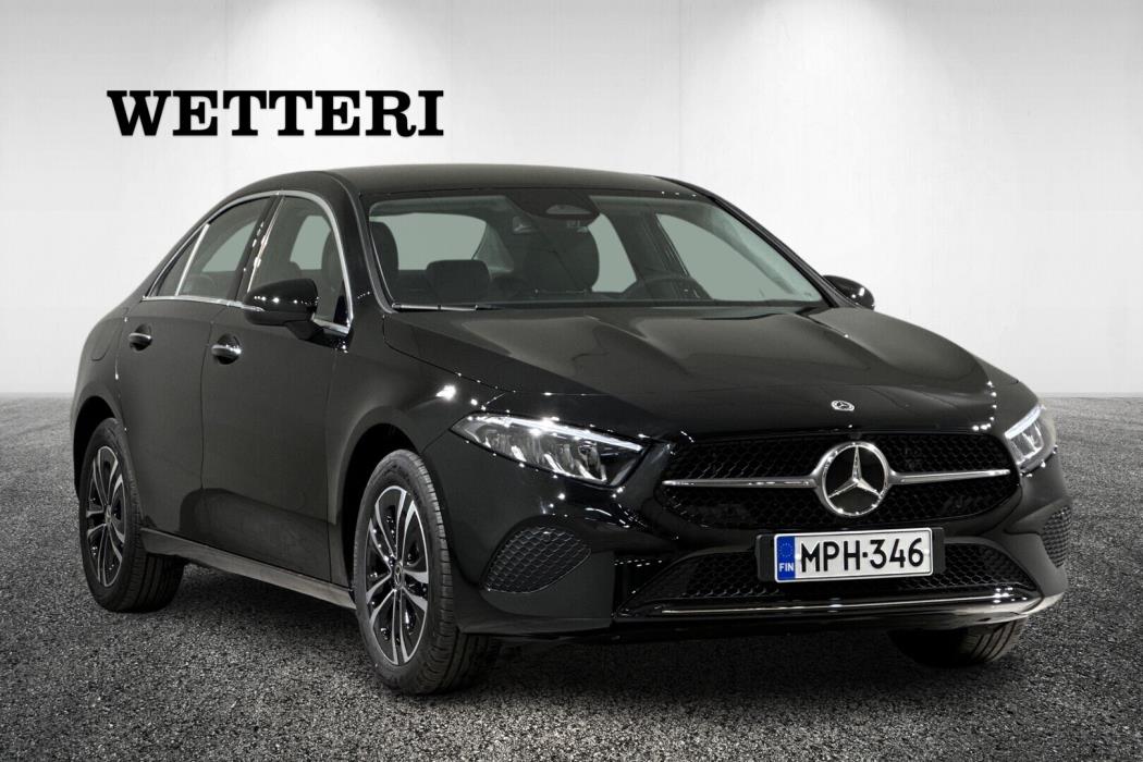 MERCEDES-BENZ A 2023