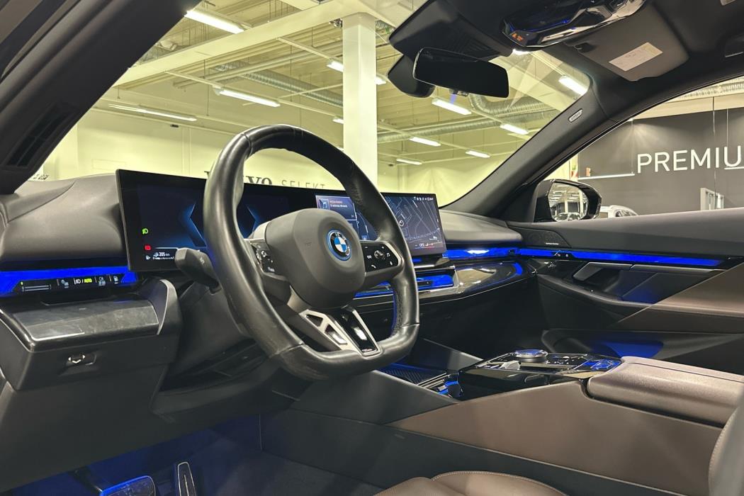 BMW 550 2024