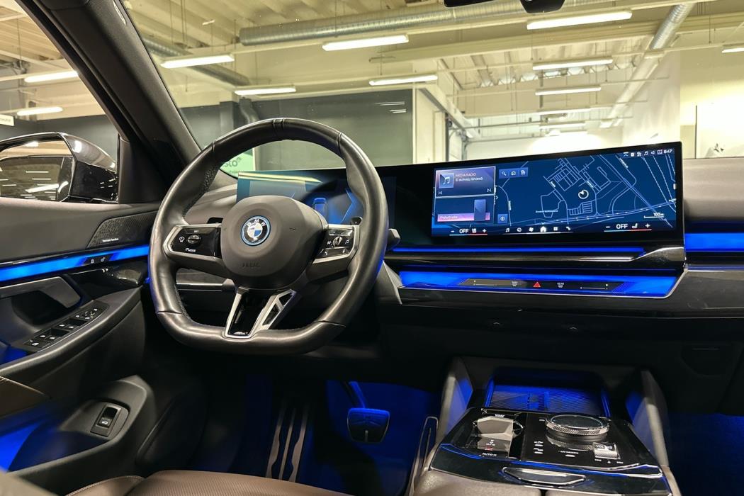 BMW 550 2024