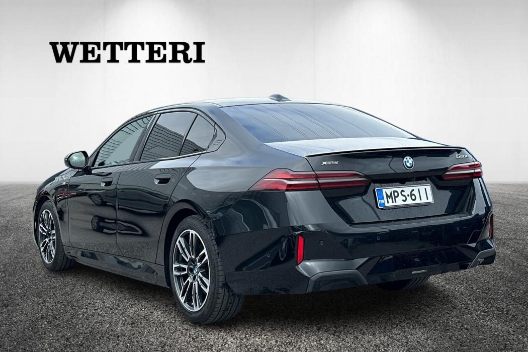 BMW 550 2024
